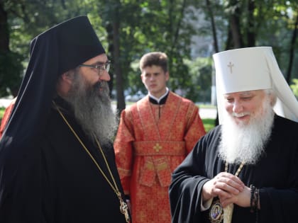 В праздник Рождества Иоанна Предтечи правящий архиерей возглавил Богослужение в Иоанно-Предтеченском храме г. Липецка