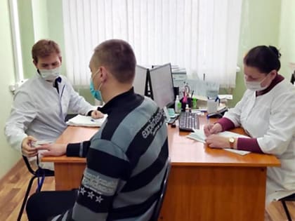Врачи дефицитных специальностей трудоустраиваются в сельские поликлиники Липецкой области