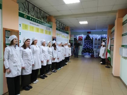 Церемония поднятия Государственного флага Российской Федерации