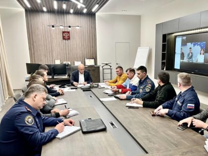 Губернатор Липецкой области Игорь Артамонов провел совещание по ситуации с порывами на теплосетях в Липецке