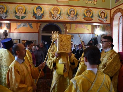 Литургия в Успенском храме села Кошкино
