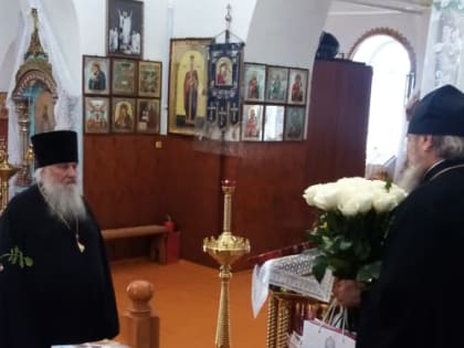 Епископ Максим поздравил протоиерея Петра Людаева с днем тезоименитства