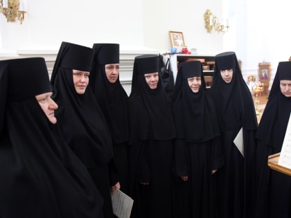 В Богородице-Тихоновском монастыре с. Тюнино состоялись торжества в честь Казанской иконы Матери Божией и 75-летия настоятельницы обители игумении Арсении