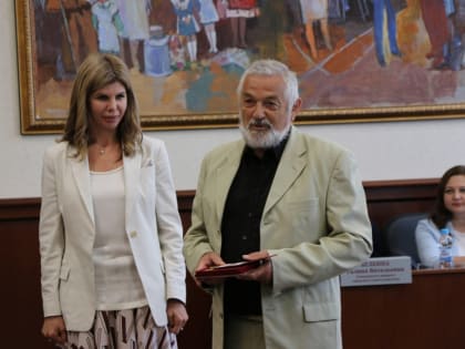 Главврачу «Липецкой городской больницы скорой медицинской помощи» вручили знак отличия «За заслуги перед городом Липецком»