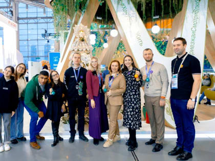 Татьяна Дьяконова провела авторскую экскурсию на выставке «Россия»