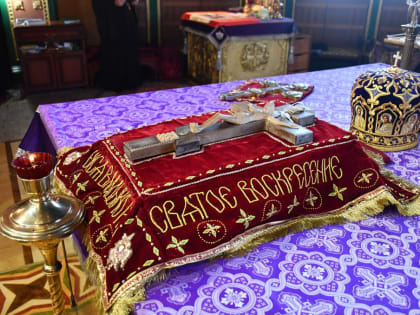 В Вознесенском соборе совершен чин выноса креста