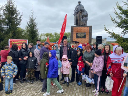 Активист ЛДПР, капитан первого ранга Владимир Якунин после выхода в отставку работает с молодежью