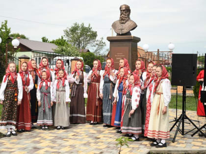 Торжественная церемония открытия сквера в честь протоиерея Петра Зверева