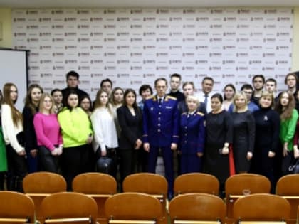 Генерал-майор юстиции Евгений Шаповалов на встрече с будущими юристами рассказал об особенностях службы в системе СК России