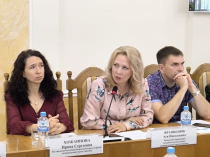 Не силой, а уговорами: в Липецке бабушек с асфальта пытаются вытеснить на торговые ряды