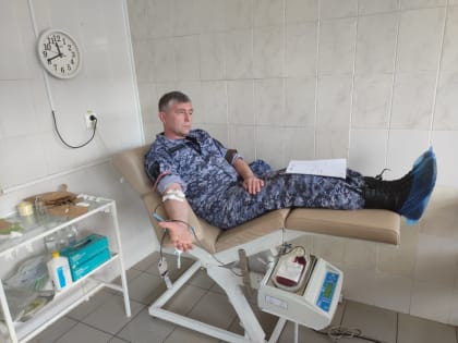 20 липецких росгвардейцев сдали кровь в рамках акции «От сердца к сердцу»