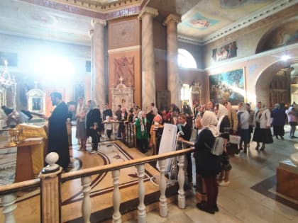 Первое занятие в воскресной школе «Ковчег» кафедрального собора г. Липецка прошло по теме: "Традиции Православной Церкви"