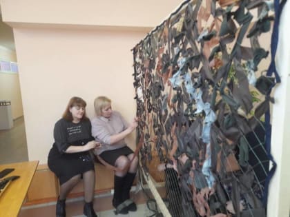 Жители Липецкой области передают бойцам вещи, сделанные своими руками