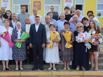 Вчера в культурно-спортивном комплексе состоялось торжественное чествование семейных трудовых династий