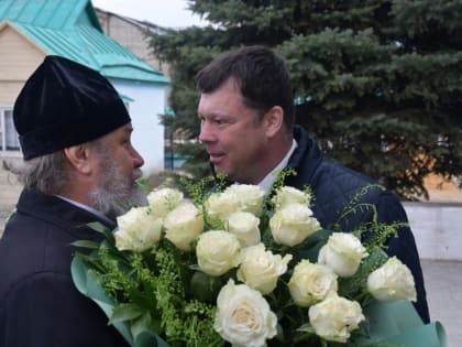В праздник Входа Господня в Иерусалим епископ Максим совершил Божественную литургию