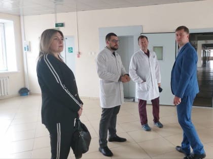 Единороссы проверяют учреждения здравоохранения по жалобам липчан