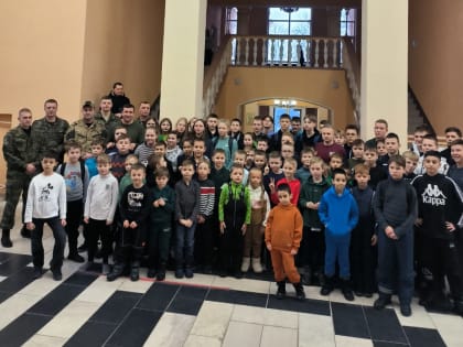 Сотрудники ОСН «Титан» УФСИН России по Липецкой области провели урок Мужества