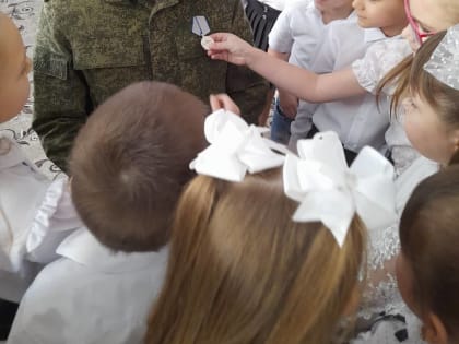 В Данкове участник СВО встретился с воспитанниками детского сада