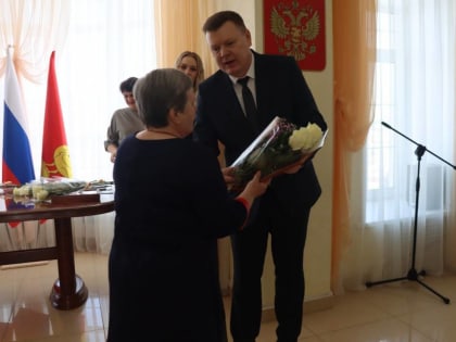 Жены и матери мобилизованных получили поздравления с 8 марта от единороссов