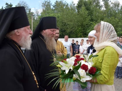 Преосвященнейший епископ Евфимий совершил Божественную Литургию в храме Живоначальной Троицы пос. Дачный