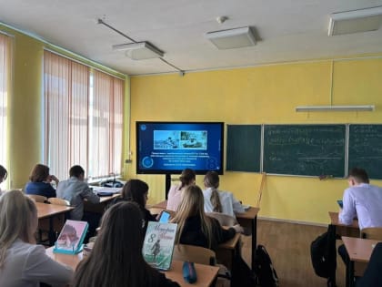 Елецкие школьники приняли участие в исторической интеллектуальной игре «1418»