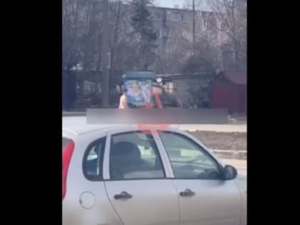 По улицам Лебедяни гулял абсолютно голый мужчина