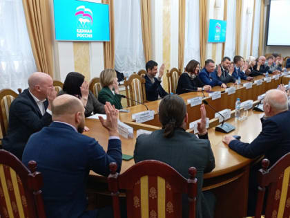 Депутатская группа «ЕР» в горсовете единогласно выдвинула Евгению Фрай в спикеры