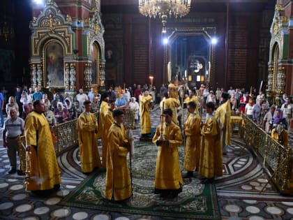 Божественная литургия в Ельце