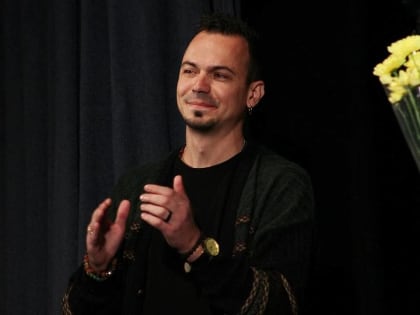 Драматург из ЛНР удивляет липецких детей «Слономухом»