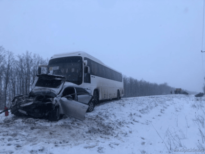 На трассе Липецк–Данков произошла жёсткая авария с участием двух иномарок и автобуса, есть погибшие