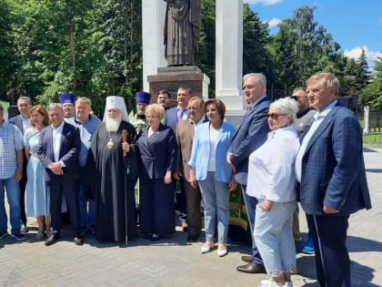 В Липецке открыли памятник Великомученику Пантелеимону