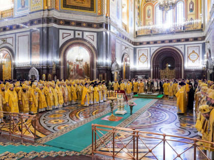 Глава Липецкой митрополии принял участие в Божественной Литургии по случаю годовщины интронизации Святейшего Патриарха Кирилла