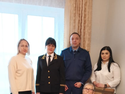 Усманский районный суд Липецкой области навестил ветерана-блокадника