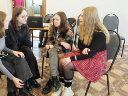 Долгоруковские школьники поучаствовали в тренинге «Искусство общения»