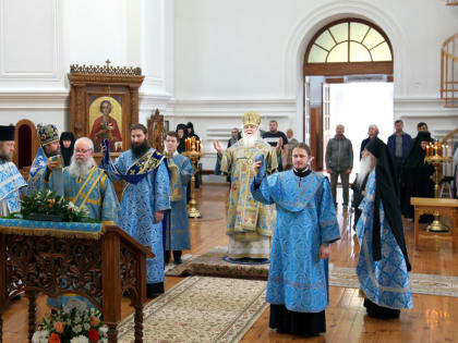 В Неделю 12-ю по Пятидесятнице правящий архиерей возглавил совершение Литургии в Богородице-Тихоновской обители с. Тюнино