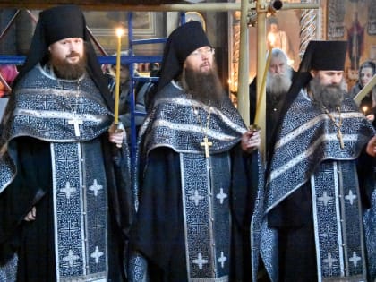 Преосвященнейший епископ Евфимий возглавил вечерню с чином пассии в Задонском мужском монастыре