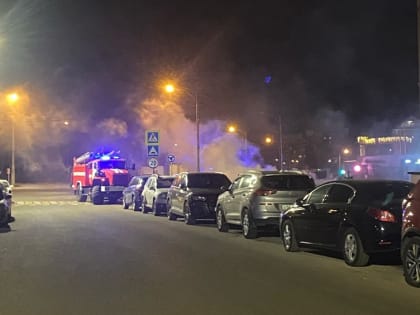 На «Университетском» сгорела «Тойота»