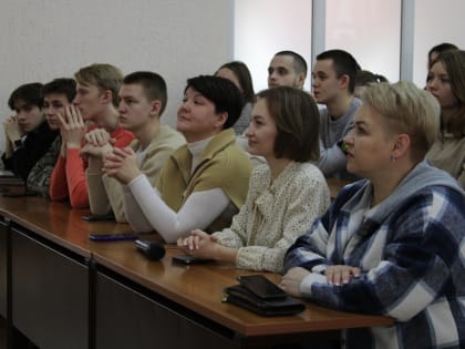 Депутаты горсовета встретились со студентами Финуниверситета