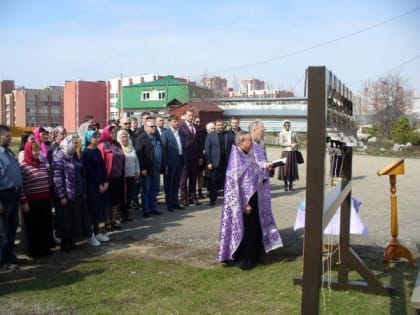 На приходе храма преподобного Сергия Радонежского прошло освящение новых колоколов для звонницы