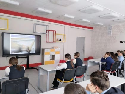 В мастерской юных медиков школьники МБОУ СОШ с. Красное приобретают новые знания