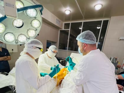 В Липецкой области выполнена первая операция по замене сустава эндопротезом с двойной мобильностью