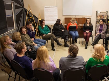 Участники клуба «Наука антистресса» практиковали уверенное поведение