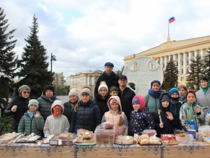 Воспитанники воскресной школы «Ковчег» провели традиционную ярмарку «Дары осени»