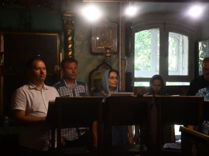 Епископ Максим совершил Всенощное бдение в Казанском храме города Ельца