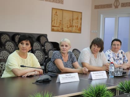 Подписание договоров об организации деятельности педагогических и психолого-педагогических классов