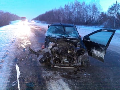 3-летнюю девочку увезли в больницу после ДТП Лады и Ситроена на трассе в Липецкой области