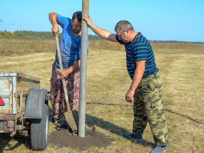 Добринские единороссы обустроили футбольное поле