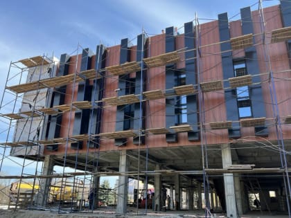 Вокруг дворца молодёжи «Октябрь» начали благоустраивать территорию