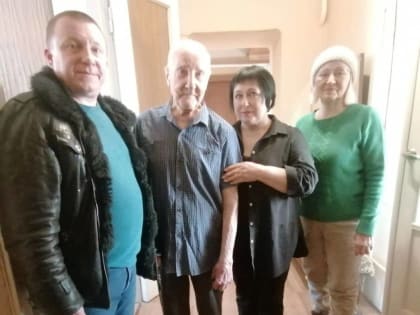 Депутаты продолжают поздравлять ветеранов с праздником