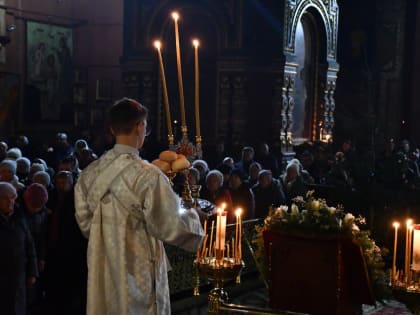 В канун Рождества Христова епископ Максим совершил Всенощное бдение в Вознесенском соборе